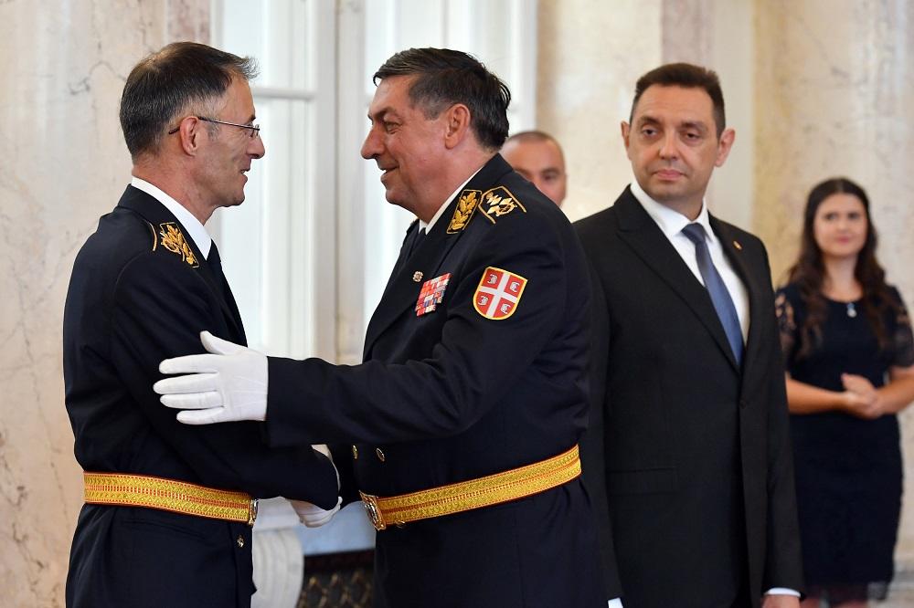 VOJSKA SLEDI SVOG VRHOVNOG KOMANDANTA! Srbija i zvanično dobila novog načelnika Generalštaba! (FOTO)