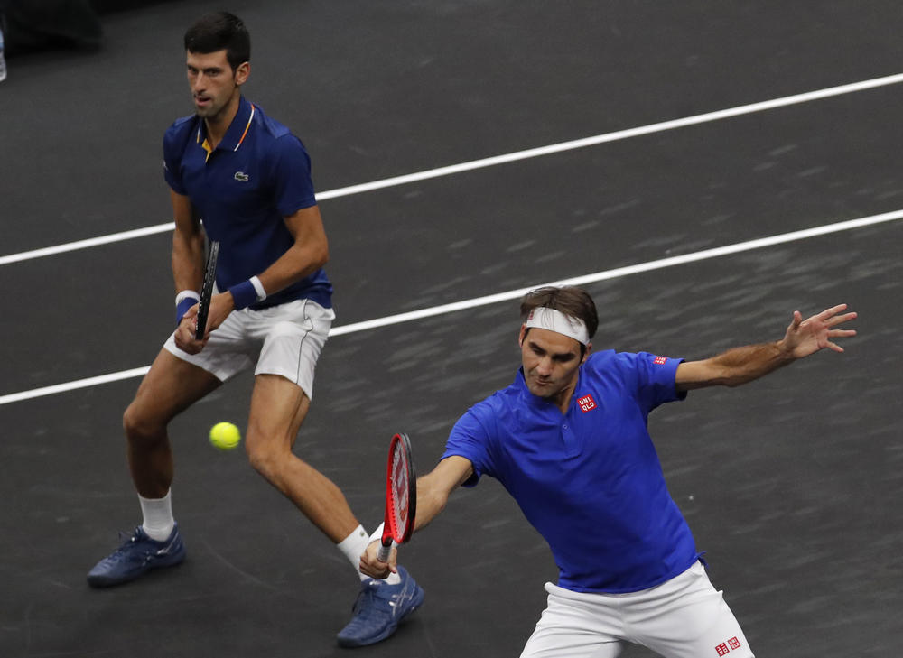 Rodžer Federer smatra da trenutno nije toliko hitno da obavi razgovor sa Novakom Đokovićem