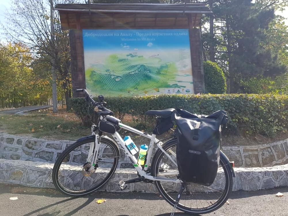 Grk Elpis Hrisovergis biciklom putuje po Evropi kako bi prikupio novac za lečenje bolesne dece  