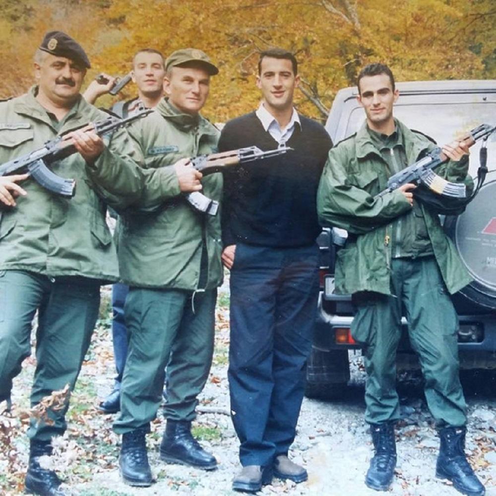 Braća Haradinaj u jednoj od akcija OVK  