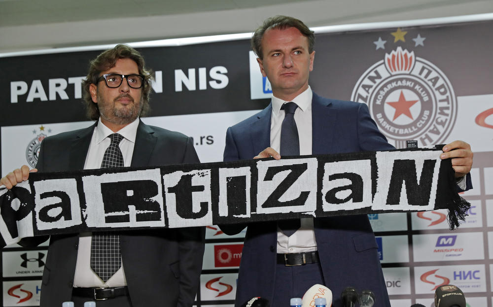 Andrea Trinkijeri na potpisivanju ugovora sa Partizanom  