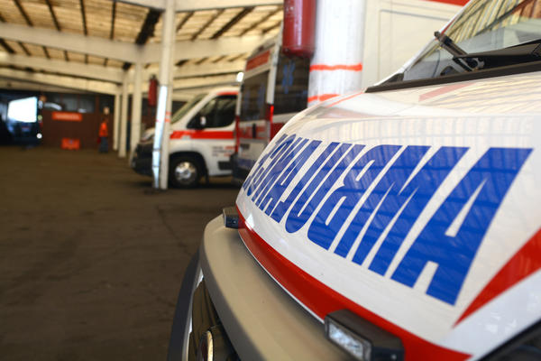 AUTO UDARIO DETE (10): Nesreća na Dobanovačkoj petlji, mališan u Urgentnom centru