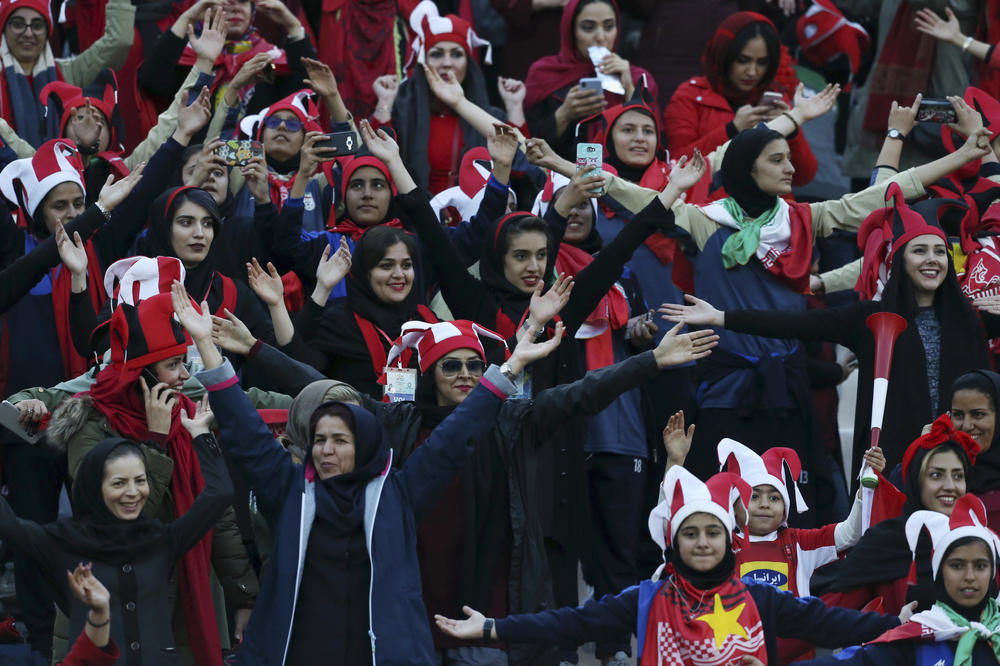 37 GODINA SU OVO ČEKALE: Ženama u Iranu dopušteno da gledaju fudbal