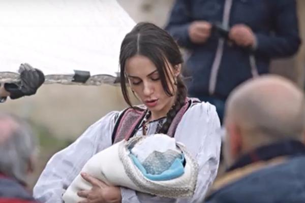 MUZIKA IZ SERIJE KORENI NEMA VEZE SA SRBIJOM: Ukrali su tradicionalnu pesmu naroda sa Kavkaza! (VIDEO)