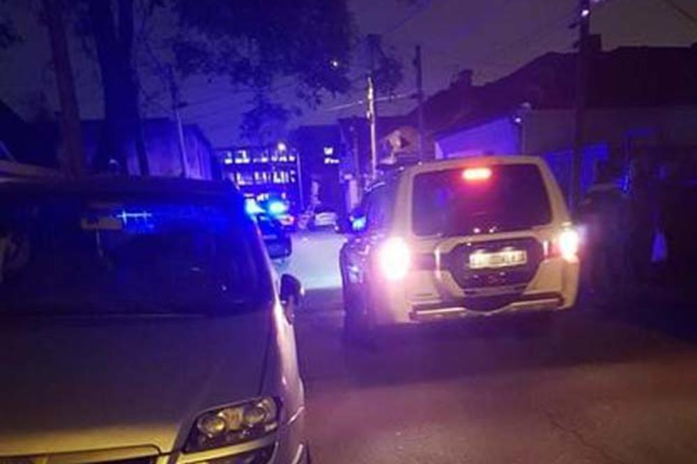 MAFIJAŠKI OBRAČUN NA DUŠANOVCU: Ubijen muškarac u Kolubarskoj ulici! (FOTO)