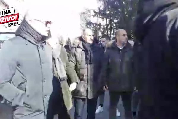 ČELNICI ZVEZDE STIGLI U KOSOVSKU MITROVICU: Džajić, Terzić i Mrkela uz srpski narod zajedno protestuju!