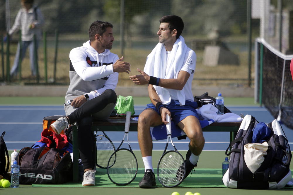 Janko Tipsarević i Novak Đoković razgovaraju na jednom od treninga