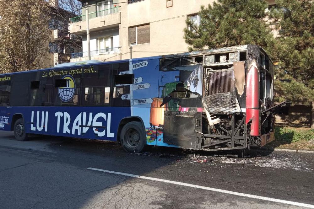 HAOS KOD PANČEVCA: Zapalio se autobus, na sreću nema povređenih