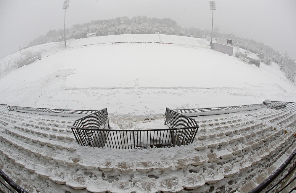Stadion Čukaričkog pod snegom  