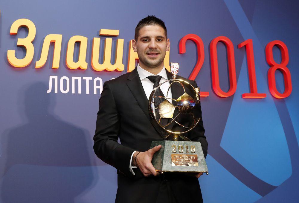 Aleksandar Mitrović je proglašen za najboljeg fudbalera Srbije u 2018. godini  