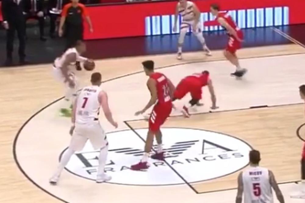 Prvo ga je bivši igrač Partizana brutalnim driblingom izlomio i naterao da briše pod, a onda je Jović pao na glavu!