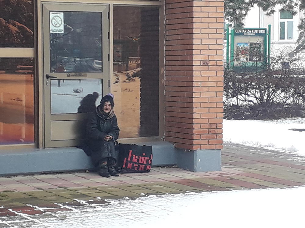 Beskućnica koja se danima MRZNE na ulicama POŽAREVCA odbija POMOĆ!  