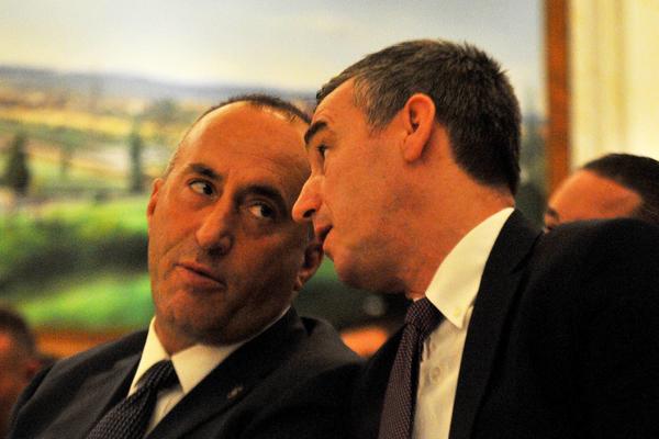 NA STOLU JE TEMA TAKSE NA SRPSKU ROBU! Veselji i Haradinaj u Prištini na sastanku sa OVIM ambasadorom