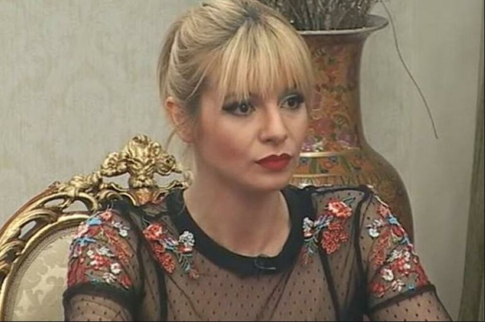 Voditeljka i glumica Anđela Lakićević osvojila je srca mnogih kraj malih ekrana tokom rijalitija Parovi.