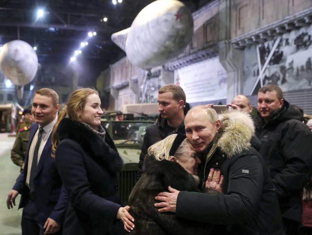 Lider Rusije je zagrlio ovu stariju ženu  