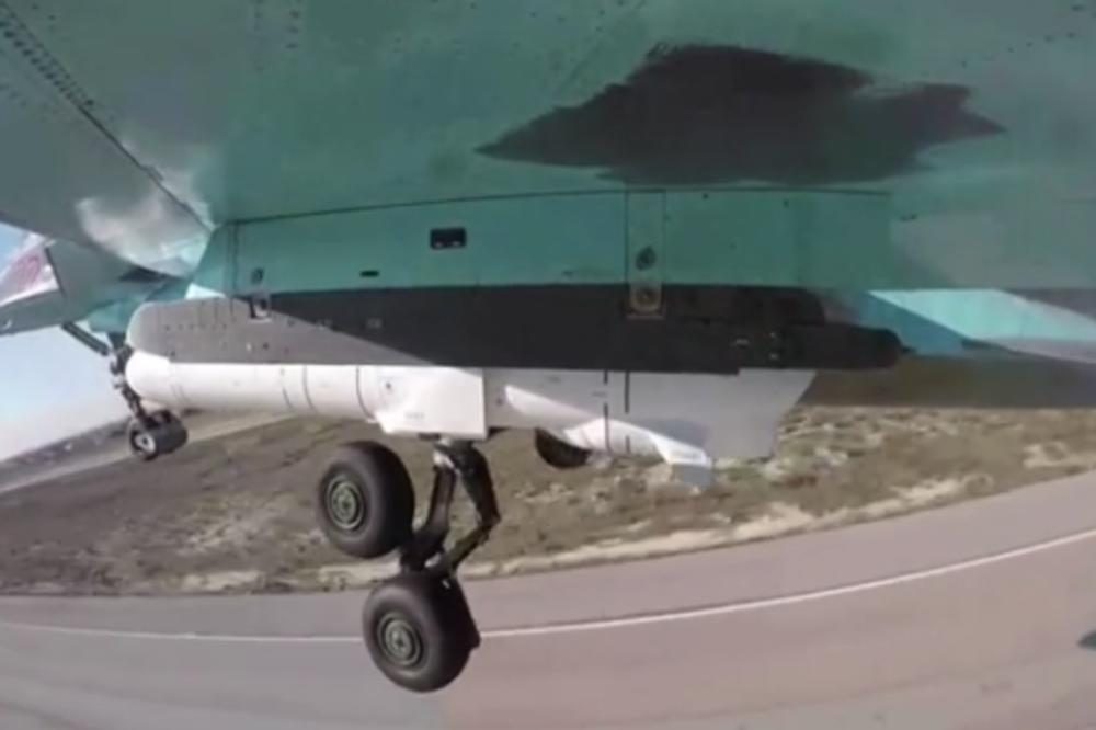 RUSI BUKVALNO PRŽE TERORISTE U SIRIJI: Su-34 uz pomoć rakete Iks-35 razneo metu! NEVEROVATAN PRIZOR (VIDEO)