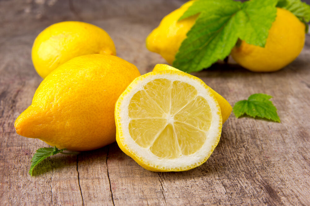 Limun je izvor vitamina C 