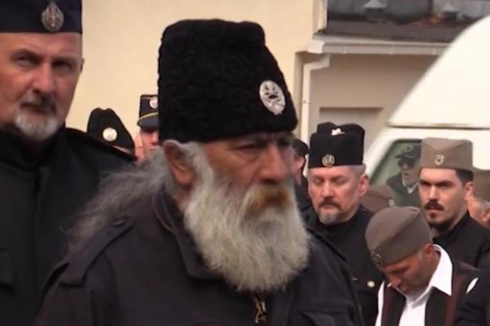 BOG ČUVA REPUBLIKU SRPSKU: Okupili se četnici u Višegradu! Postrojio ih vojvoda Slavko Aleksić! (VIDEO)