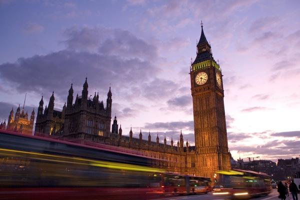 POTRESI U LONDONU: U centru pažnje AMBASADOR KINE!
