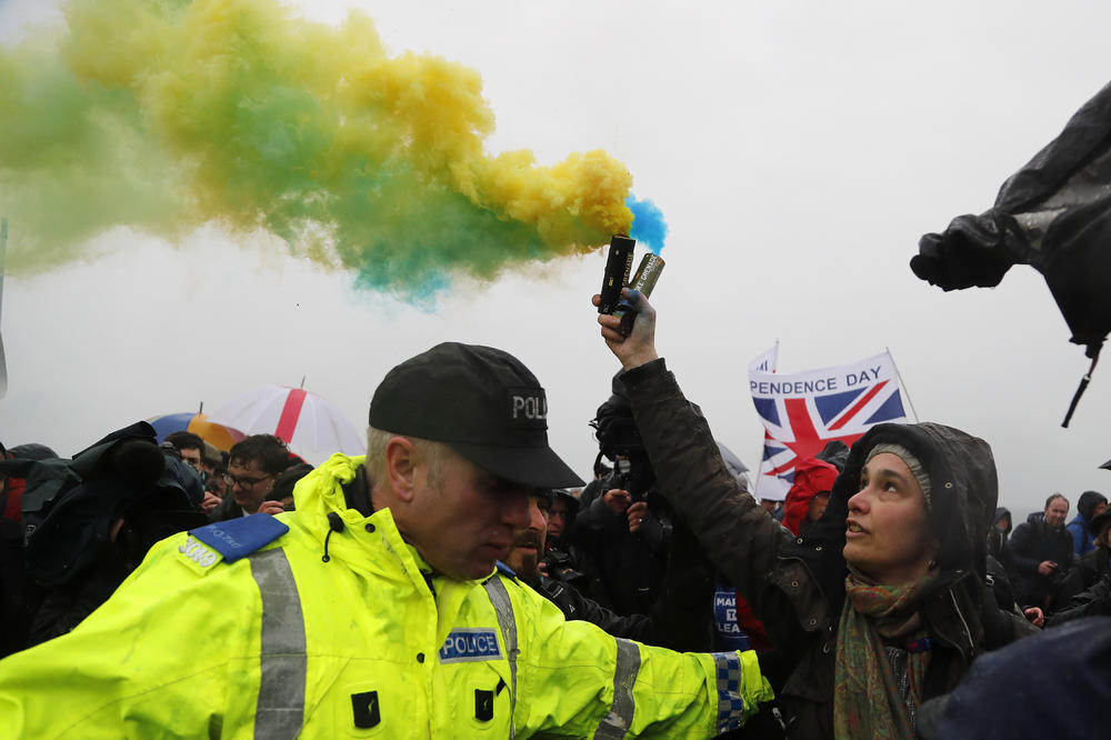 PROTEST ZBOG BREGZITA: Britanci marširaju do Londona i političare optužuju za IZDAJU!