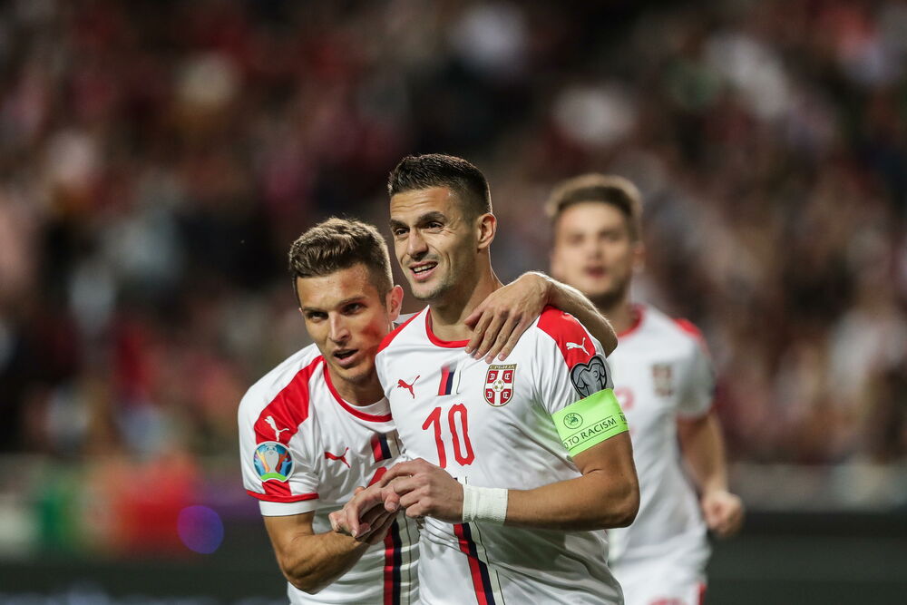 Dušan Tadić slavi gol protiv Portugala  