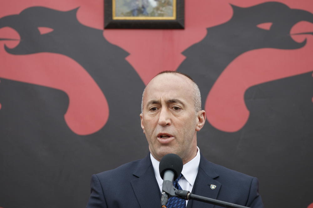 ONA JE NAJJAČA ŽENA NA KOSOVU I OD NJE ALBANCI I SRBI STREPE! Ovako izgleda MAJKA Ramuša Haradinaja (FOTO)