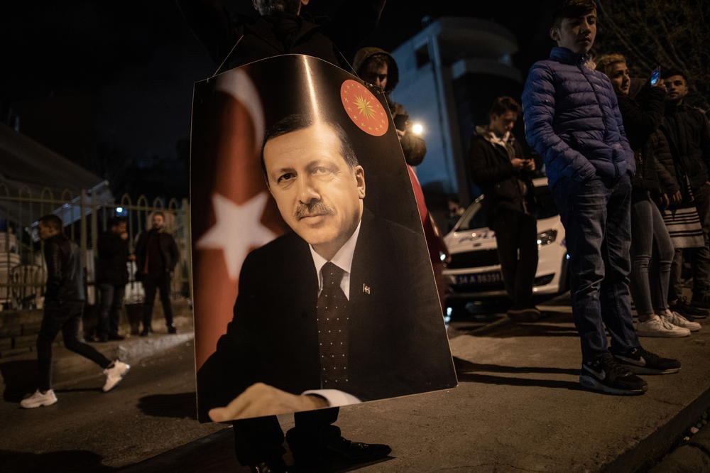 OPOZICIJA POBEDILA U ANKARI, TVRDE DA SU UZELI I ISTANBUL: Erdogan dobio u većini ostalih gradova