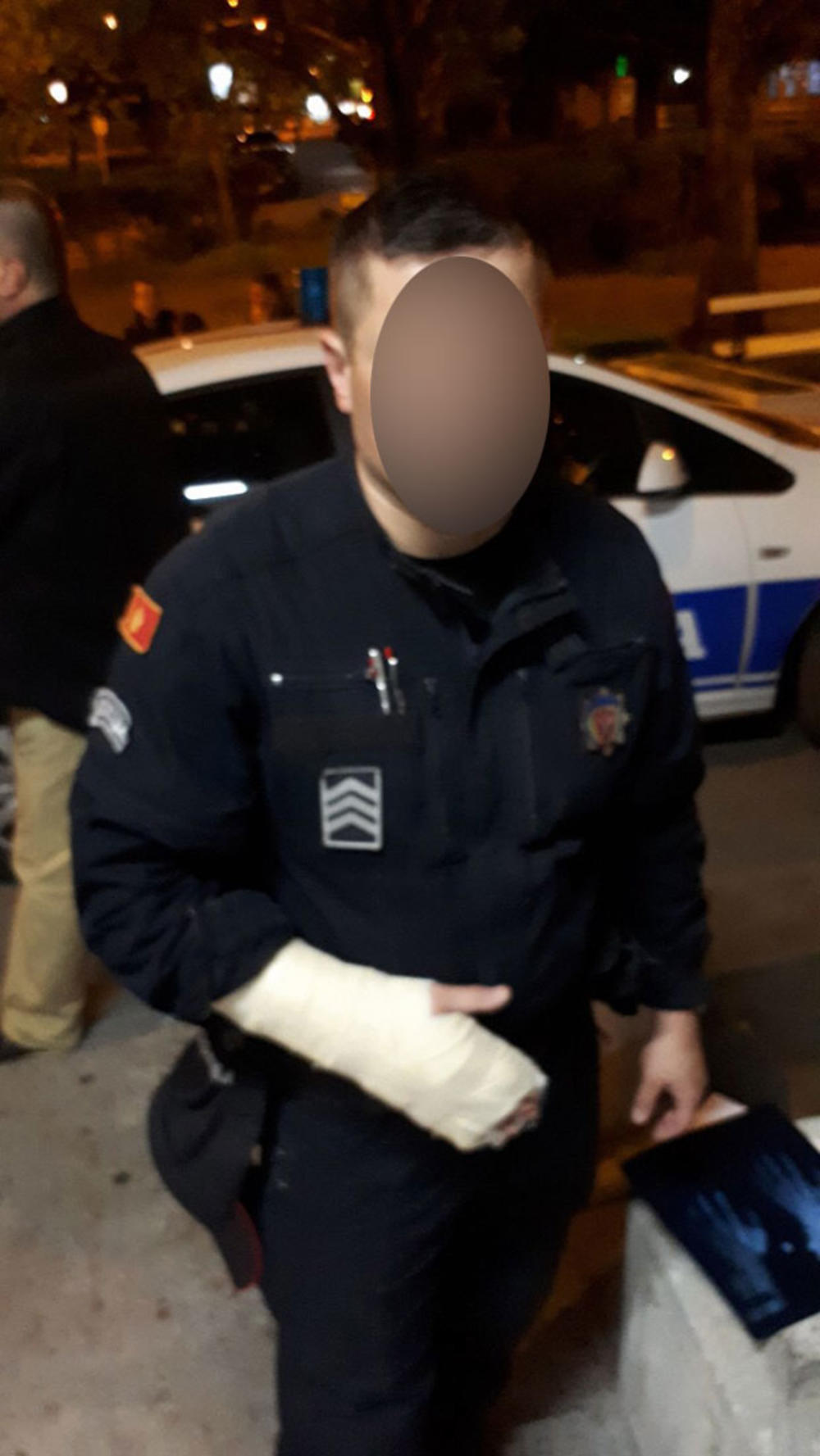 Još jedan povređeni policajac u sukobu Varvara i policije  