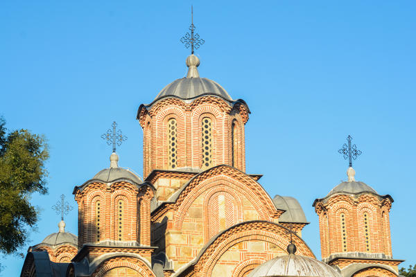 Vladika Teodosije služio prvu uskršnju liturgiju u manastiru Gračanica