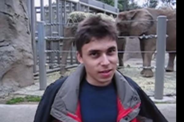 PRVI VIDEO NA JUTJUBU: Pre 14 godina, ovaj mladić nije znao da će ući u istoriju (VIDEO)