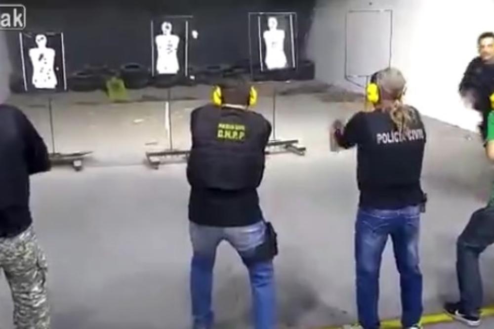 OVAJ NIJE NORMALAN: Instruktor pucanja iz Brazila ima NAJOPASNIJI POSAO NA SVETU! (VIDEO)