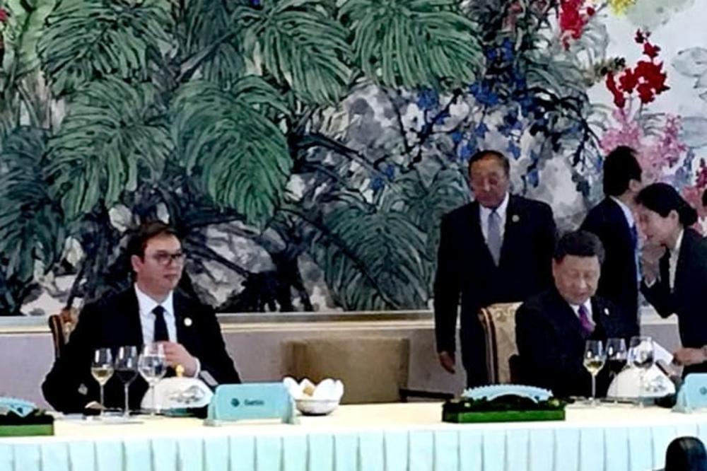 VELIKA ČAST: Predsedniku Srbije počasno mesto pored Si Đinpinga na ručku sa svetskim liderima (FOTO)