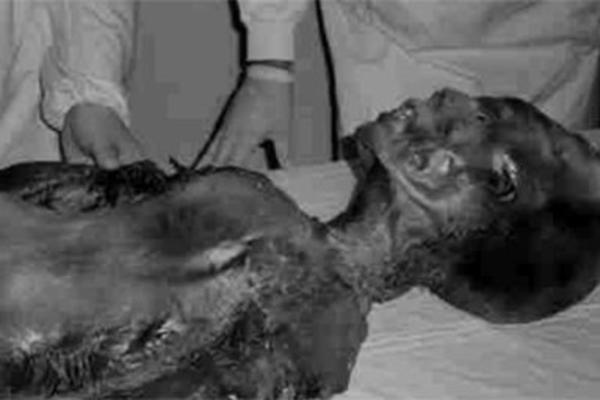 DUGO ČUVANA TAJNA BIVŠE SFRJ: Procurele fotografije autopsije vanzemaljca iz 1966. godine! (FOTO)
