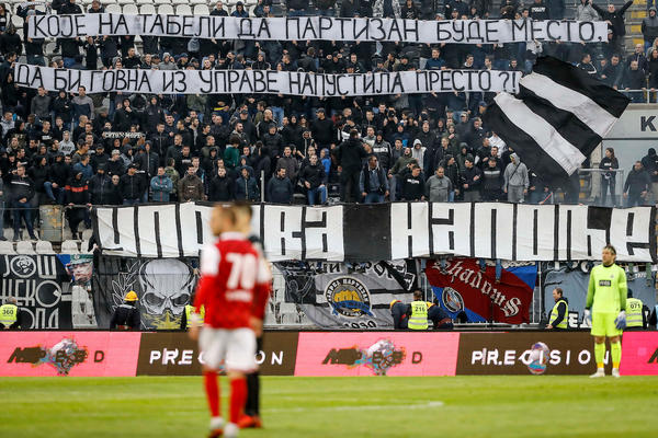 GROBARI UZALUD ZOVU NA PROTEST: Partizan bez navijača u poslednjem kolu Superlige?!