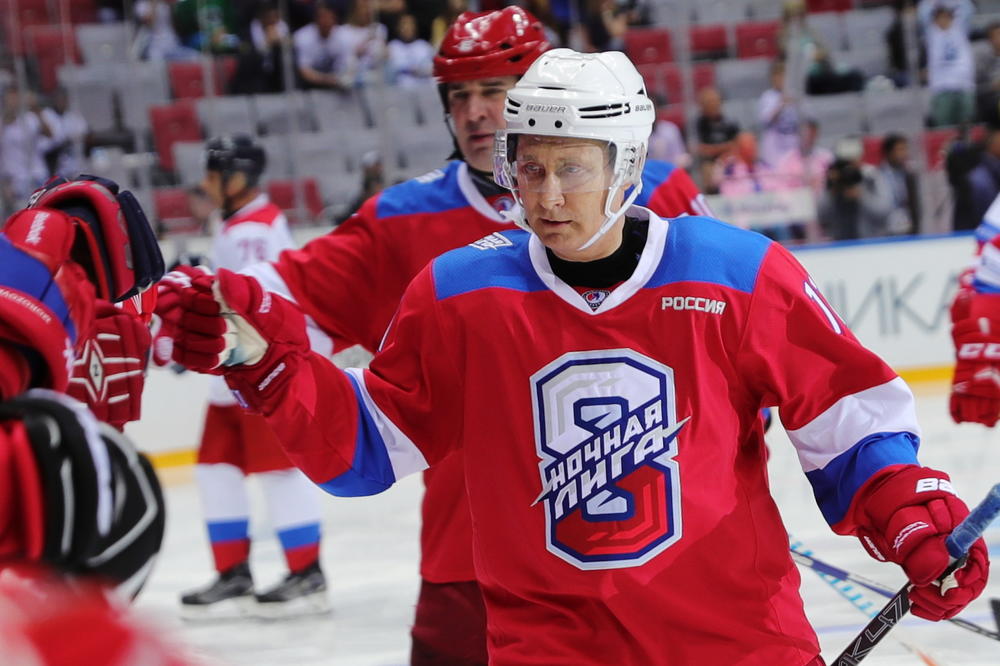 PA, KO SME NJEMU DA BRANI: Putin dominirao na hokeju, postigao čak 8 golova!
