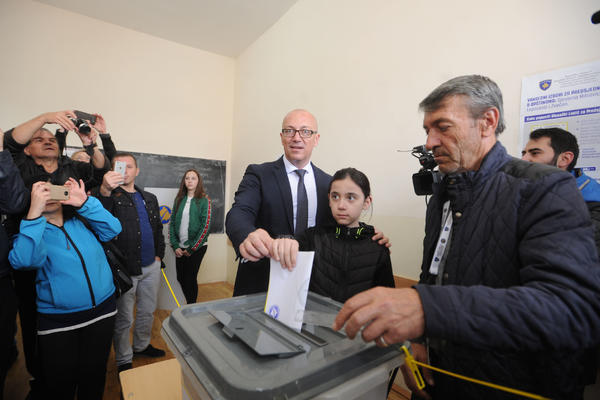 KANDIDATI SRPSKE LISTE ODNELI POBEDU U SVE ČETIRI OPŠTINE: Gotovi rezultati izbora na Kosovu!