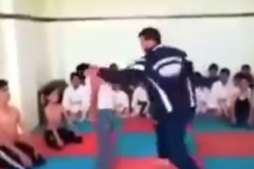 STRAVIČNO: Karate trener izvrnuo klinca jednim udarcem u glavu, a razlog za to je užasan!