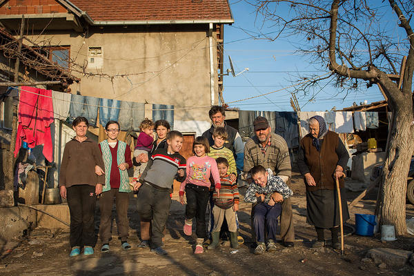 STRAH, BEDA I NEIZVESNOST: Raduljica apeluje na ljude dobre volje kako bi pomogli porodici sa Kosova da dobije dom!