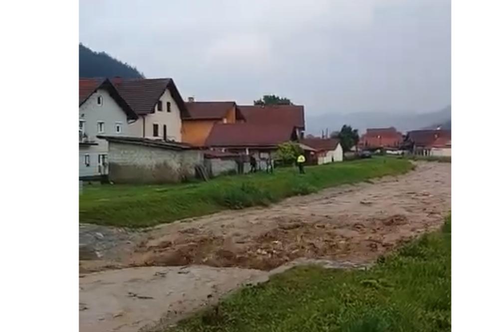 VANREDNO STANJE U KRUPNJU: Bujica poplavila 50 KUĆA I OSNOVNU ŠKOLU, đake su morali da EVAKUIŠU (VIDEO)