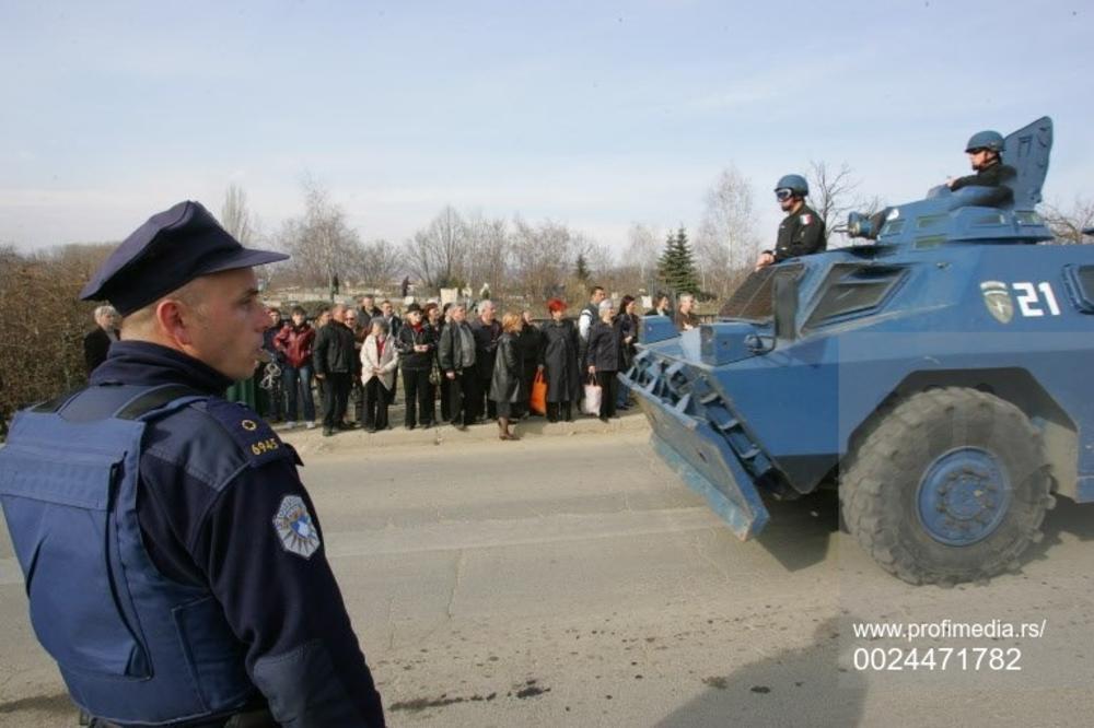 ALBANCI ZATVORILI RADNIKE UMNIKA U KUĆE ZBOG PROSLAVE! Neviđeni skandal na KOSOVU, Zapad radi šta želi