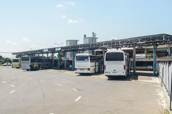 Evakuisana autobuska stanica u Prištini!