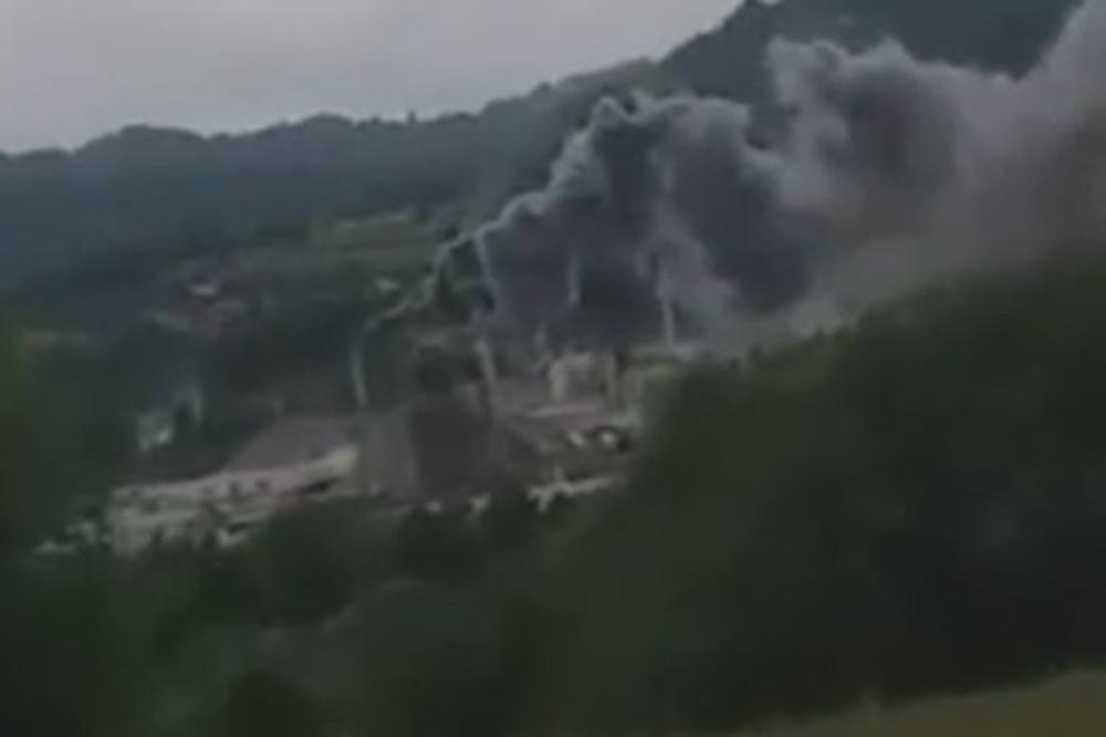 SURDULICU JE PREKRIO CRNI OBLAK DIMA: Krenuo je iz jedne fabrike, pogledajte ovaj užas u vazduhu (VIDEO)