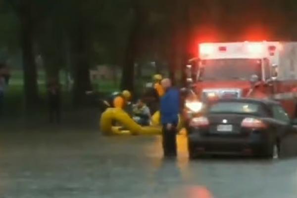 BELA KUĆA PROKIŠNJAVA, NA ULICAMA VODOPADI! Poplave i u Vašingtonu (FOTO) (VIDEO)