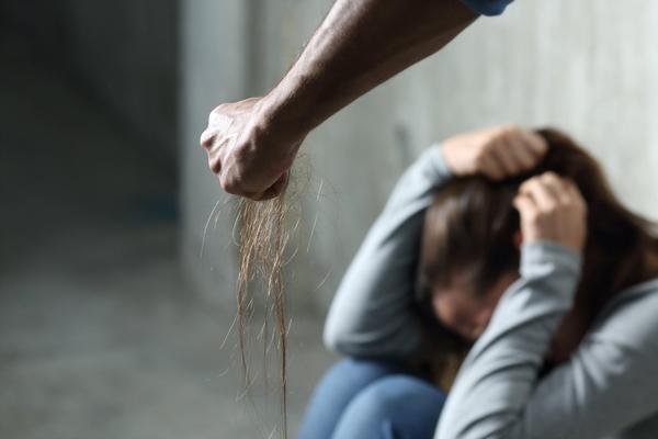 LOŠA STATISTIKA U CRNOJ GORI: Svaka peta žena u prethodnih godinu dana bila je žrtva nasilja!