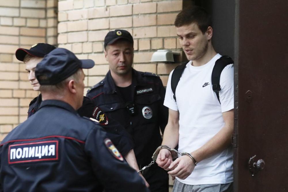 SAMO U RUSIJI: Izašao iz zatvora - dan kasnije potpisao sa Zenitom!