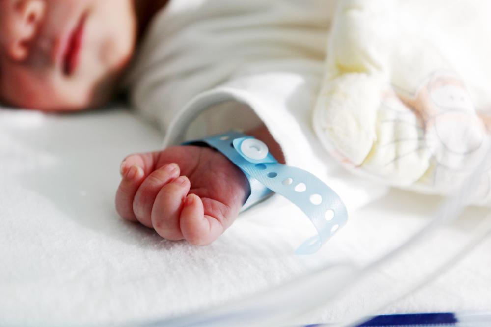BEBA NA RESPIRATORU: Najmlađi pacijent oboleo od korone je novorođenče iz Kragujevca