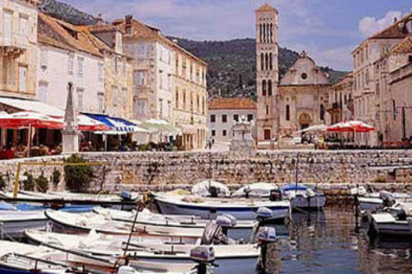 PRENOĆIŠTE NA EKSLUZIVNOM HRVATSKOM OSTRVU SAMO 7 EVRA! Korona UNIŠTAVA turizam u Hrvatskoj