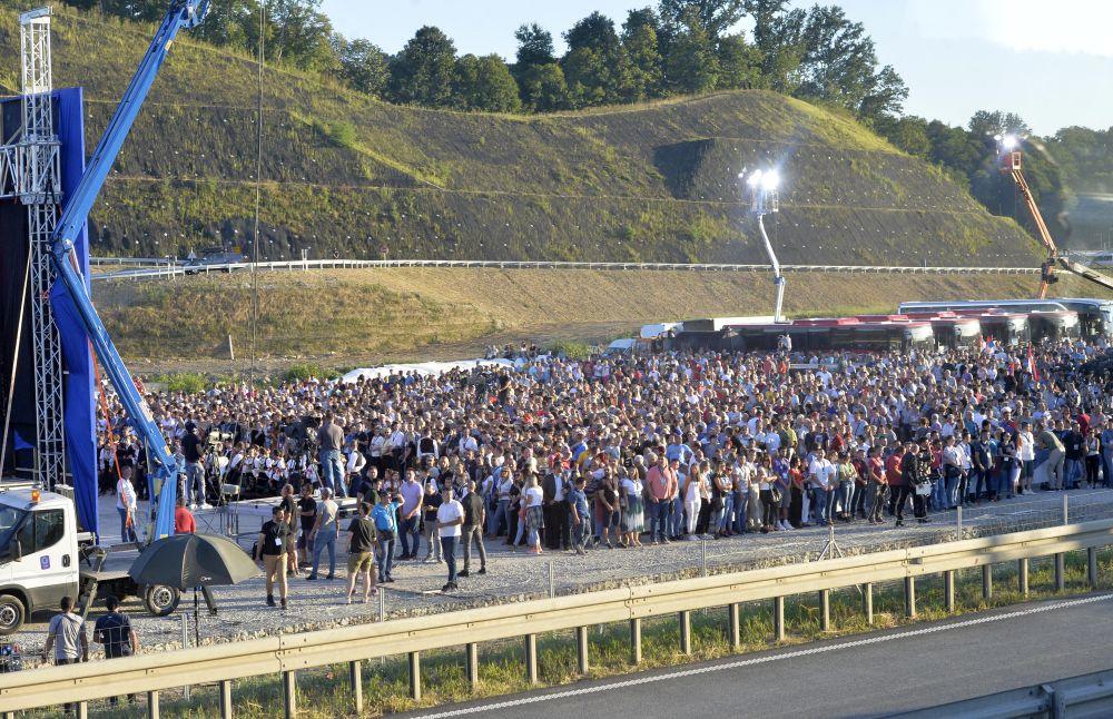 Oko 10.000 građana se okupilo na otvaranju autoputa Miloš Veliki