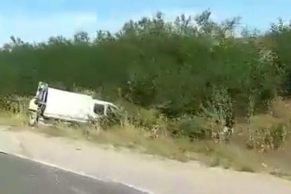 JEZIVA NESREĆA DESILA SE KOD KRAGUJEVCA: Kamion sleteo s puta, SVE JE POKUŠAO DA SE TO NE DESI (VIDEO)