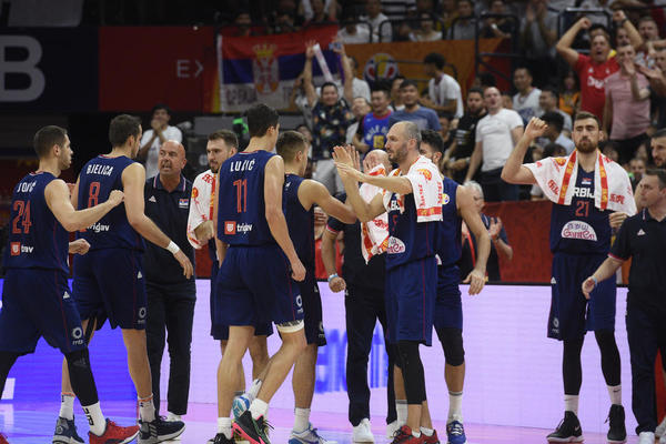 Jedan hrvatski košarkaš napisao da Srbija ispada od Argentine, pa odmah obrisao! Drugi uveren da uzimamo zlato!